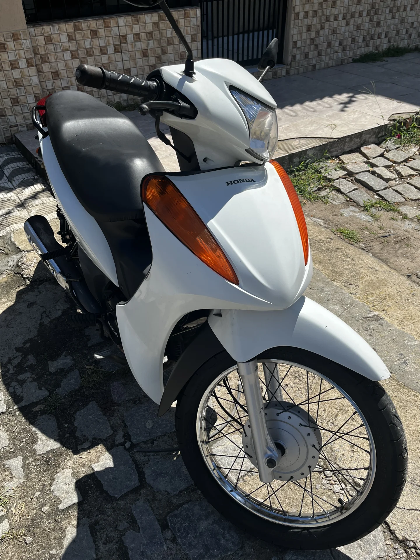 Vendo Biz 100 ES 2015 (Partida elétrica e pedal)
