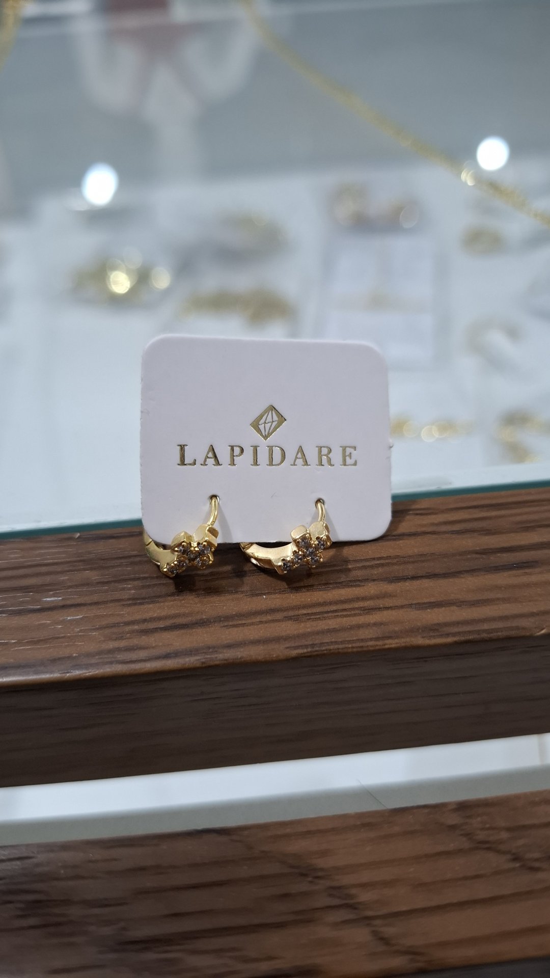 Argola Lapidare com Cruz de Pedrinhas