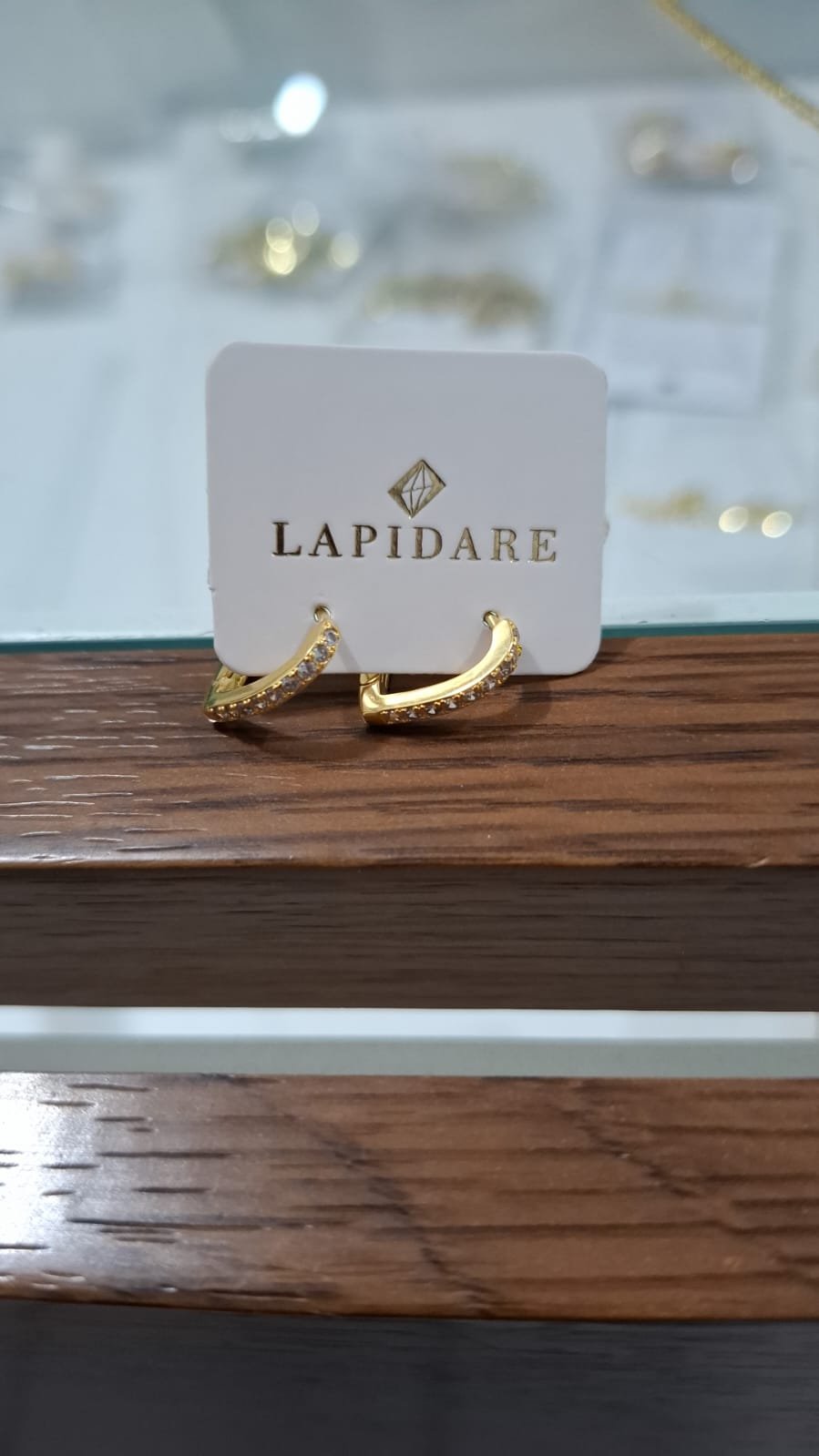 Argola triângulo com pedras Lapidare 15mm