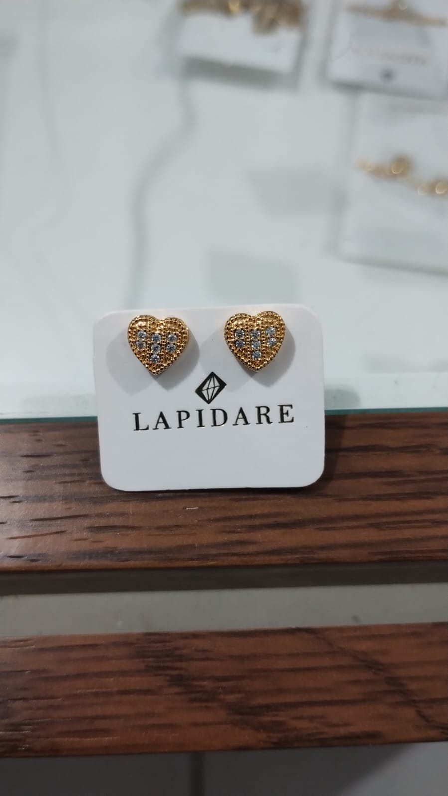 Brinco Coração com Pedras