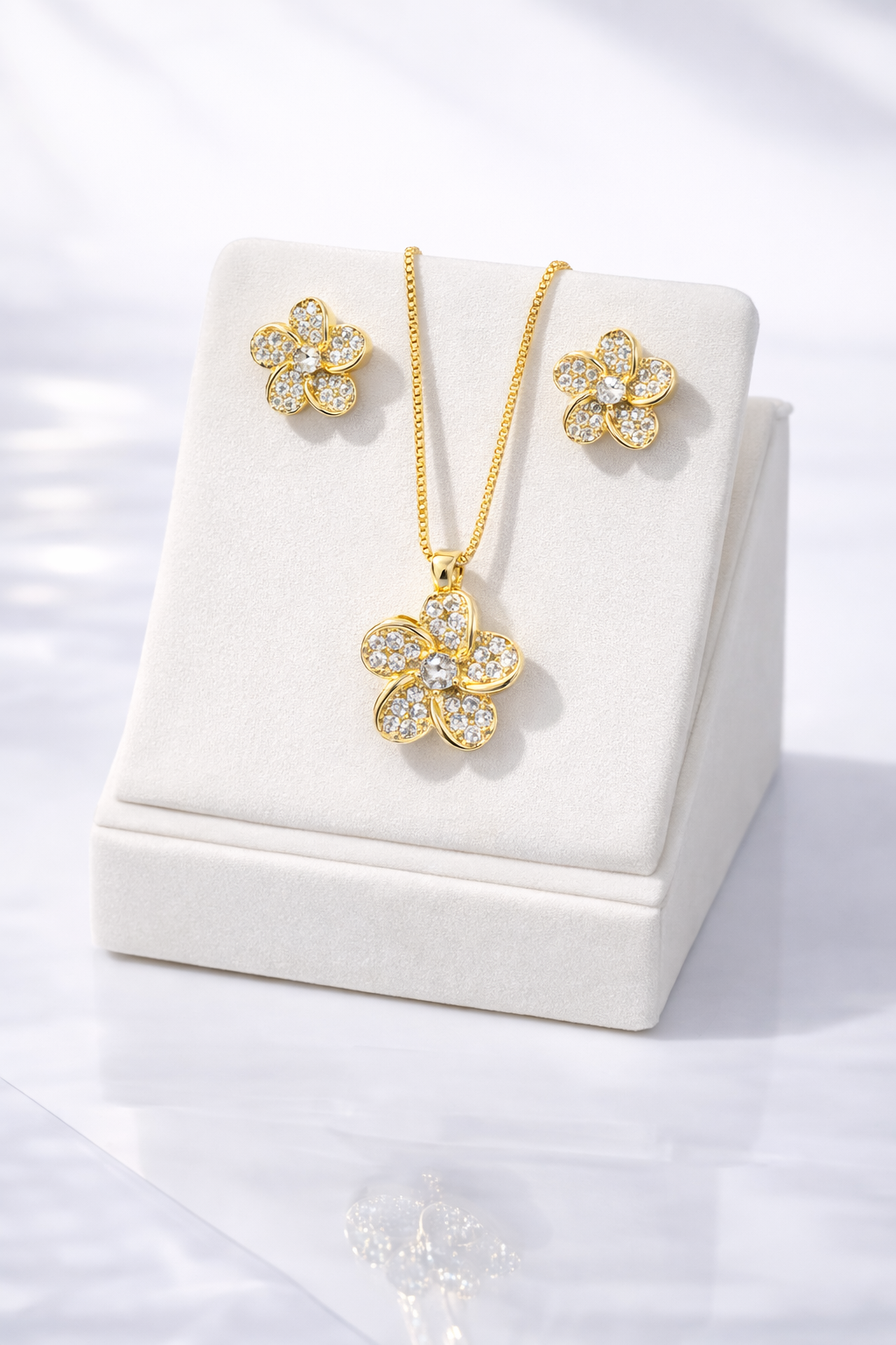 Conjunto Flor Zircônia Cravejado Magnífica