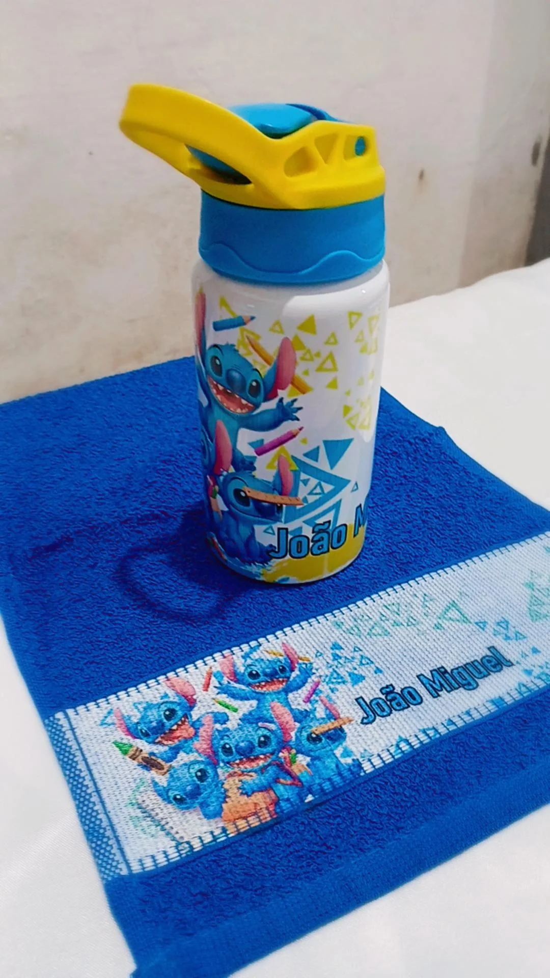 Kit Garrafas não térmicas+ toalhinhas